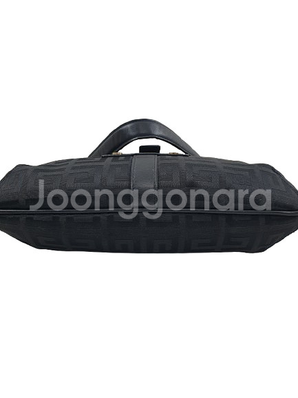 지방시 숄더백--7