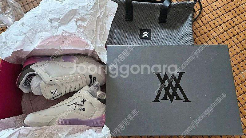 [새상품] 김태균&유소연프로 싸인 한정판 어뉴골프화 판매합니다. 245mm--0