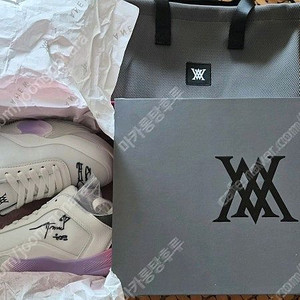 [새상품] 김태균&유소연프로 싸인 한정판 어뉴골프화 판매합니다. 245mm