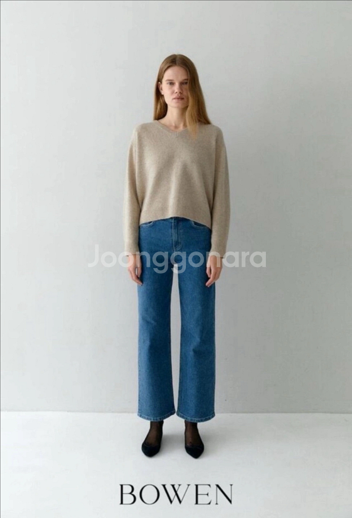 보웬 홀가먼트 라쿤 브이넥 니트 - 연베이지--5
