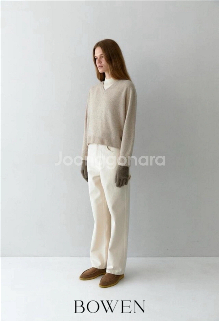보웬 홀가먼트 라쿤 브이넥 니트 - 연베이지--3