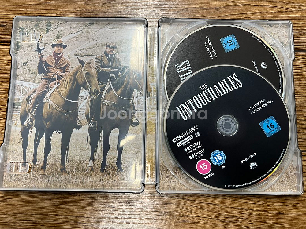 언터쳐블 4k 블루레이 판매합니다.--2