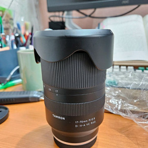 탐론 17-70mm F/2.8 소니 E 마운트 렌즈