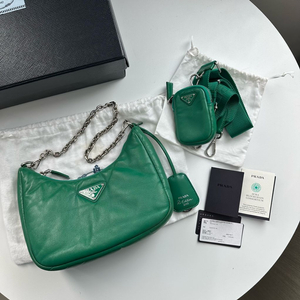 프라다 패딩 나파 리에디션 호보백 그린