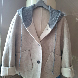 [새옷] 니트후드가 달린 귀여운 숏 울코트