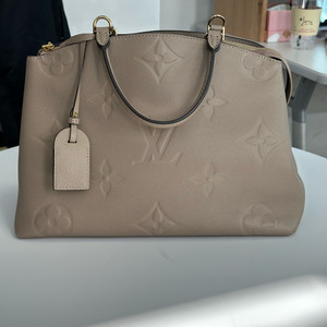 루이비통 그랑팔레 MM 앙프렝뜨 토트백