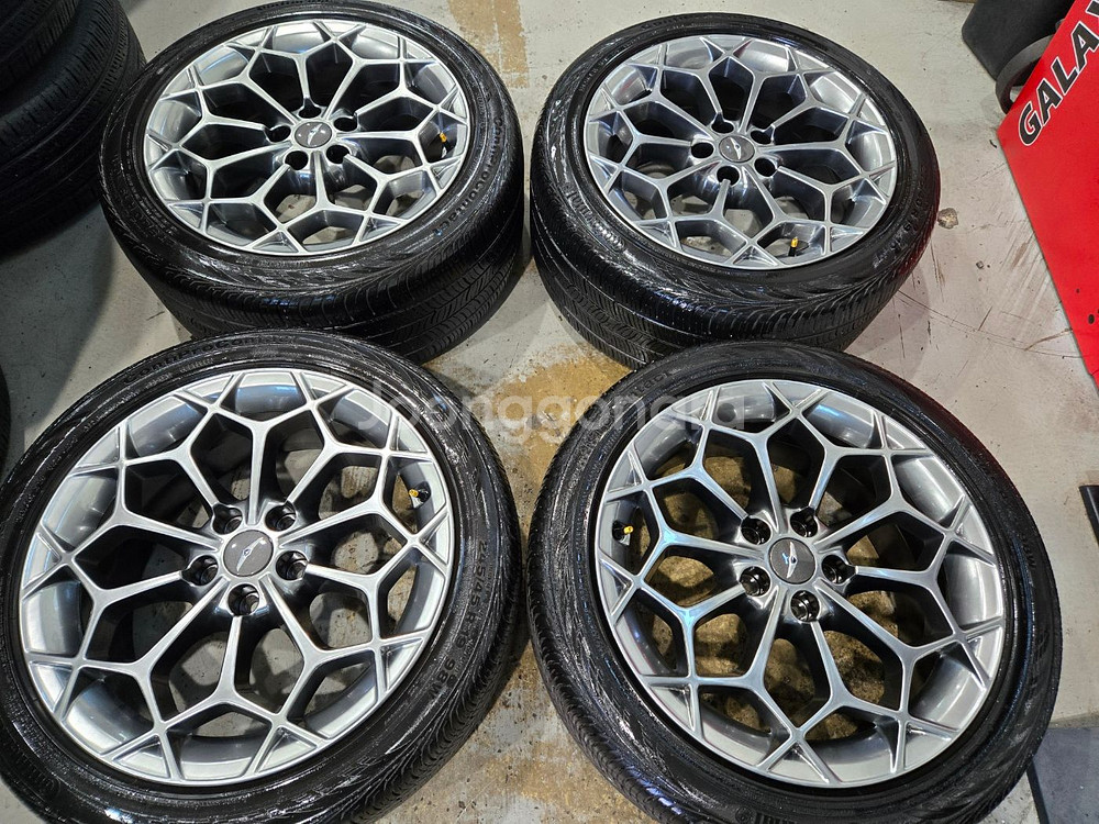 제네시스g80 녹용 19인치 휠타이어 판매합니다--0