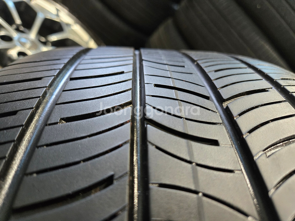 제네시스g80 녹용 19인치 휠타이어 판매합니다--6