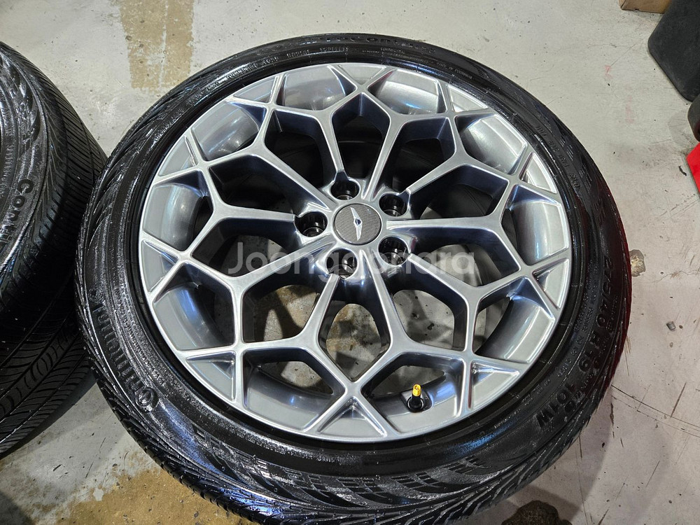 제네시스g80 녹용 19인치 휠타이어 판매합니다--2