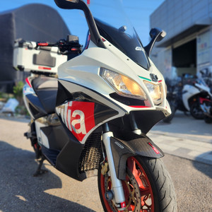 아프릴리아 srv850 16년 2만 아크라 구변완료