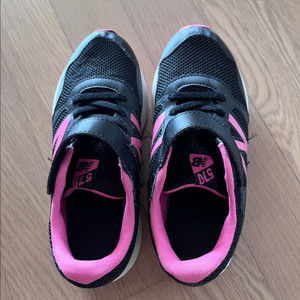 뉴발란스 여아 운동화 210