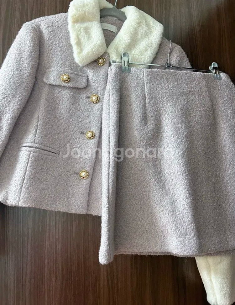 (새상품)로즐리 아이보 부클 울 트위드 퍼 셋업 세트--3