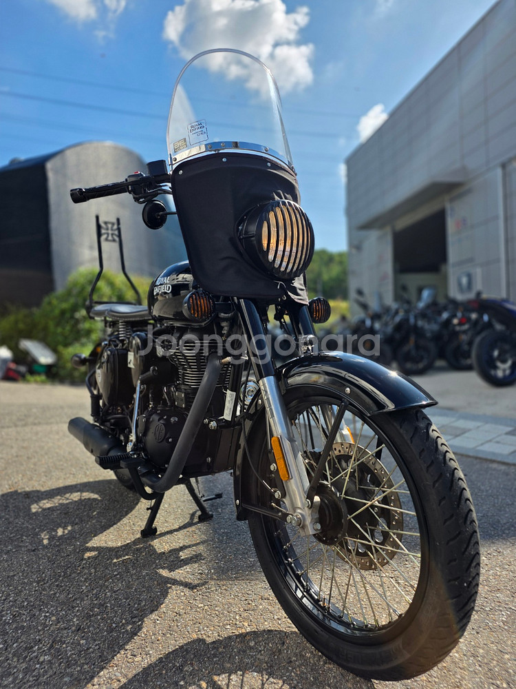 로얄엔필드 클래식500 19년 2만 깔끔한 블랙차량--0