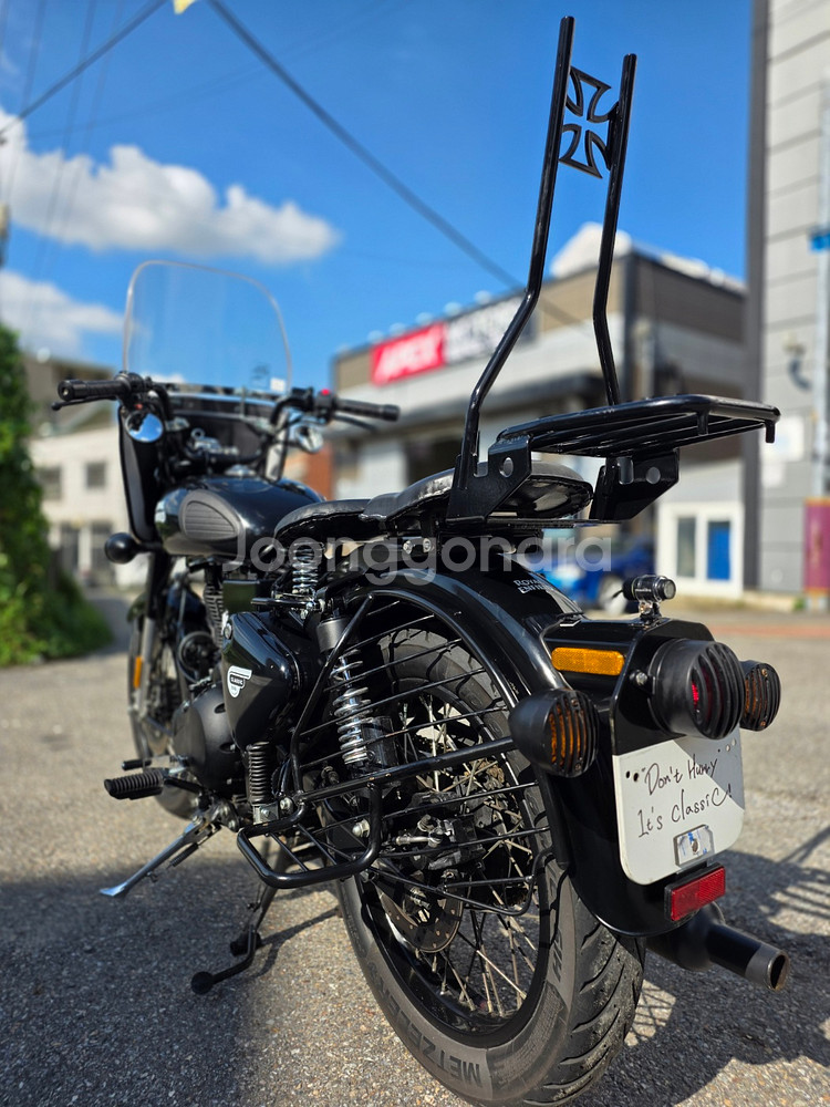 로얄엔필드 클래식500 19년 2만 깔끔한 블랙차량--5