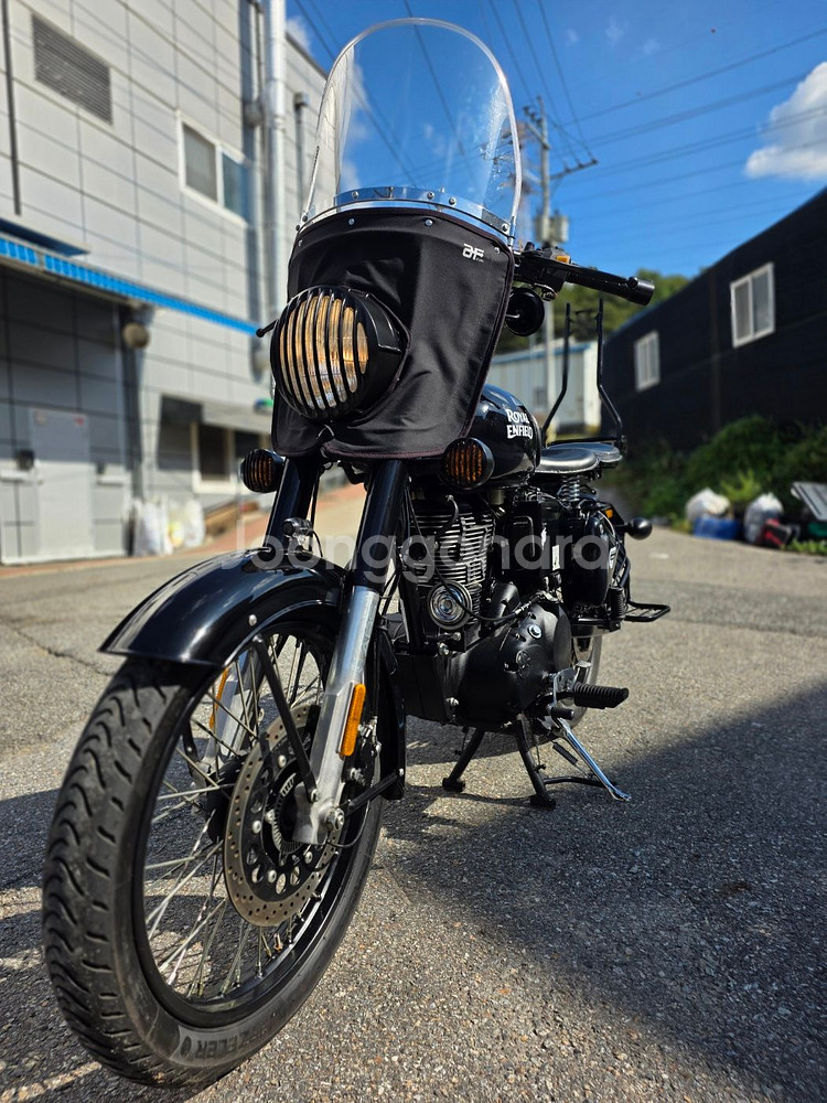 로얄엔필드 클래식500 19년 2만 깔끔한 블랙차량--7