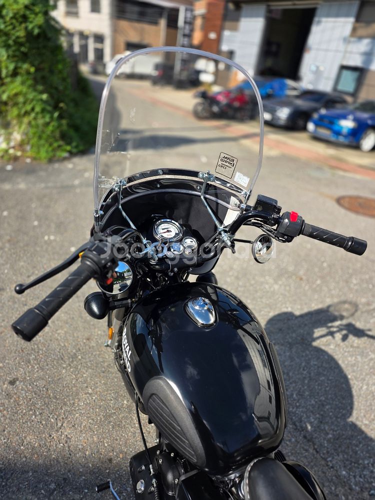 로얄엔필드 클래식500 19년 2만 깔끔한 블랙차량--8