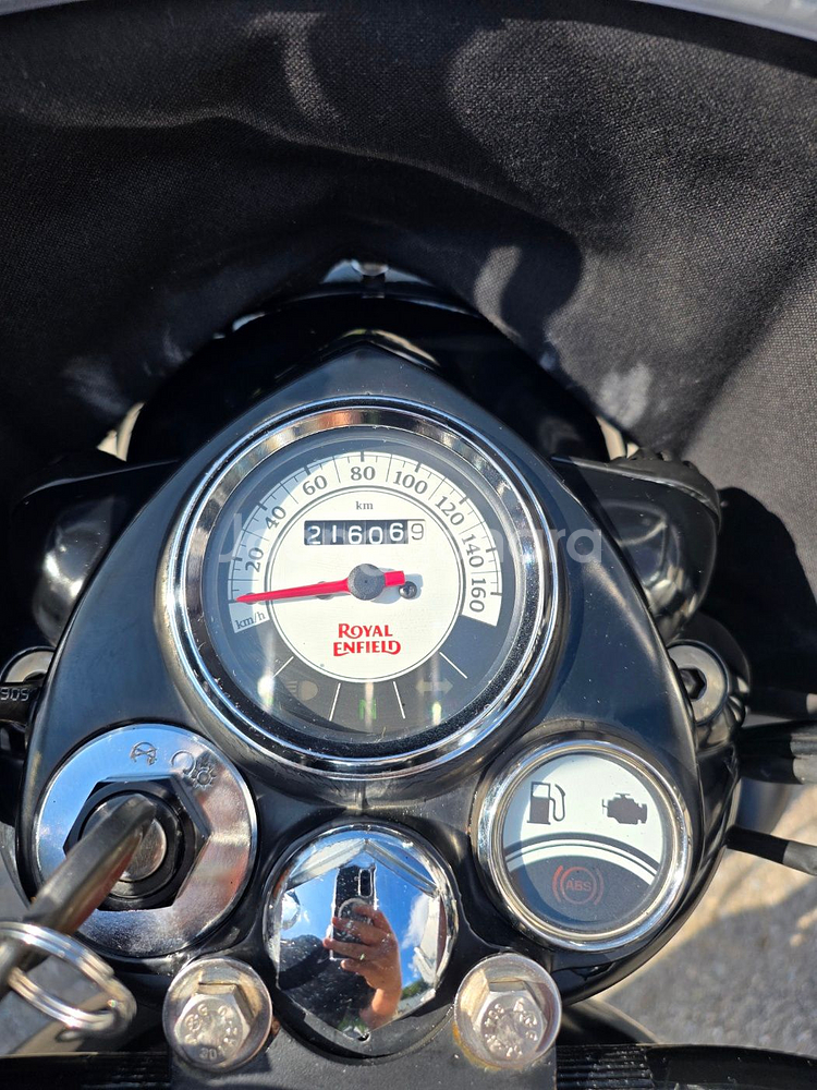 로얄엔필드 클래식500 19년 2만 깔끔한 블랙차량--9