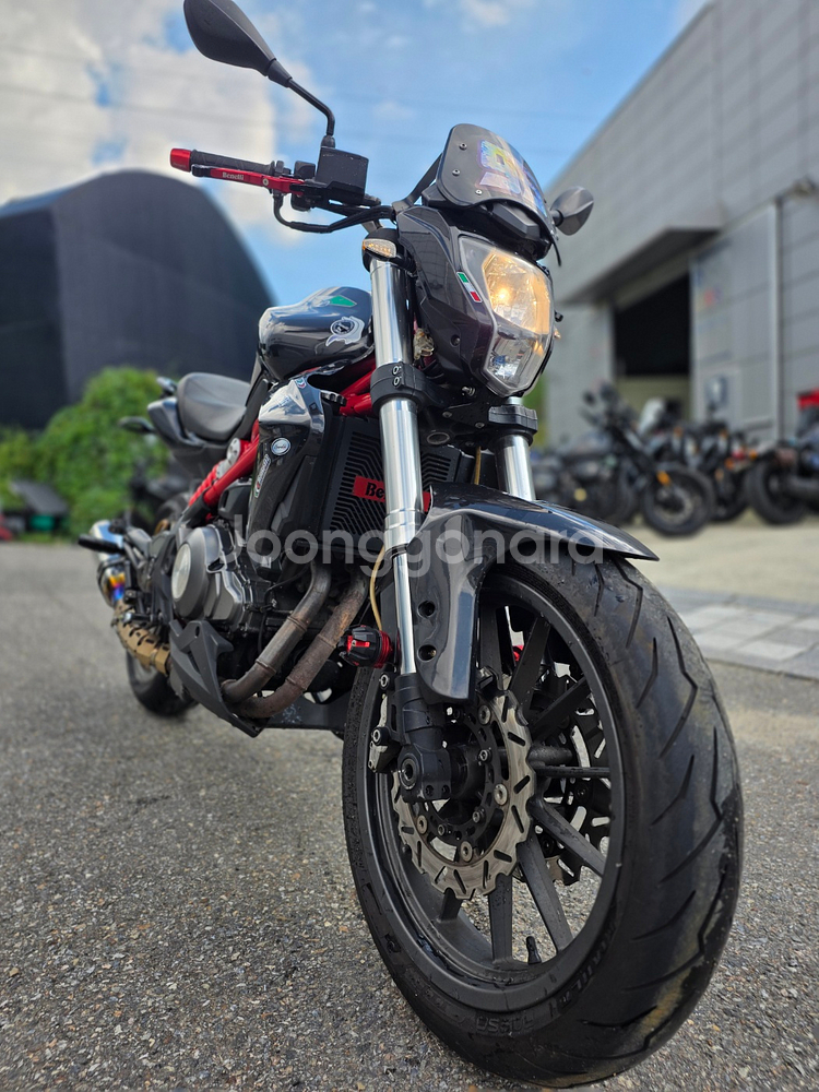 베넬리 tnt300 17년 3만 아크라 구변완료 최저가 판매합니다--0