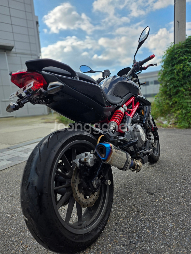 베넬리 tnt300 17년 3만 아크라 구변완료 최저가 판매합니다--3