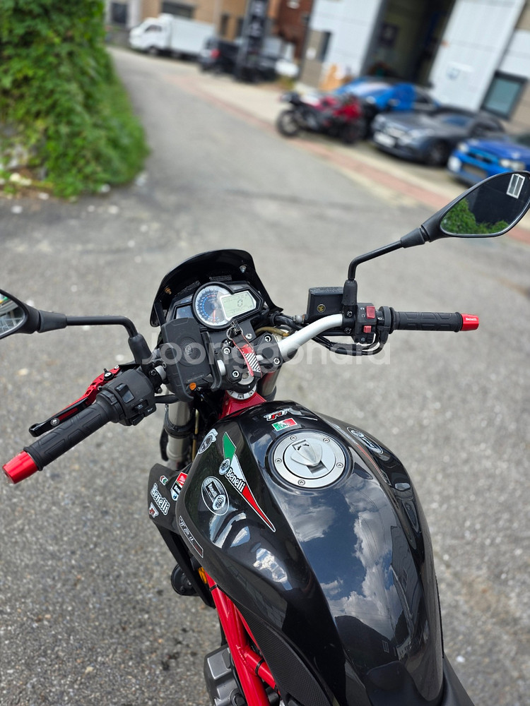 베넬리 tnt300 17년 3만 아크라 구변완료 최저가 판매합니다--8