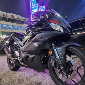 야마하 YZF-R3 오토바이