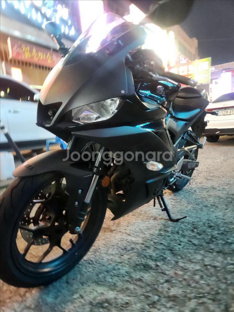 야마하 YZF-R3 오토바이--1