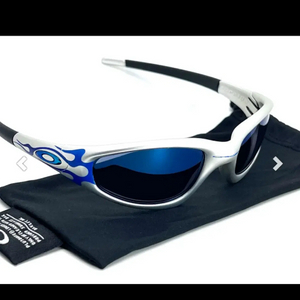 쿄카 오클리 선글라스(1999 오클리 선글라스 한정판 뉴스트레이트자켓)