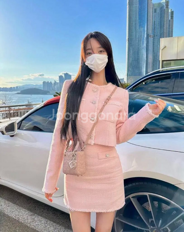 (새상품)메이윤 트위드 자켓 스커트 투피스 셋업--0