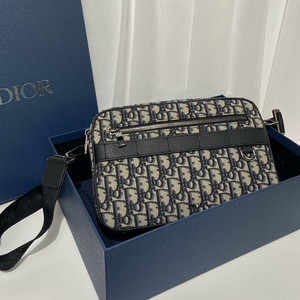 디올 오블리크 크로스백