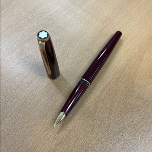몽블랑 만년필 221 버건디색 바디