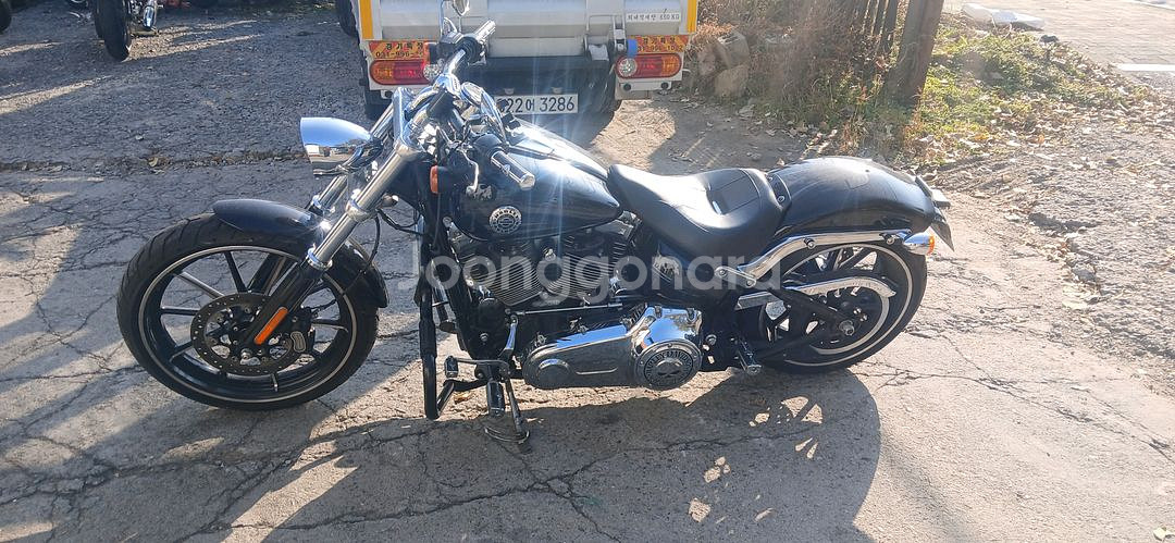 2016년식 4000키로 할리 브레이크 아웃 4000키로 무사고--2