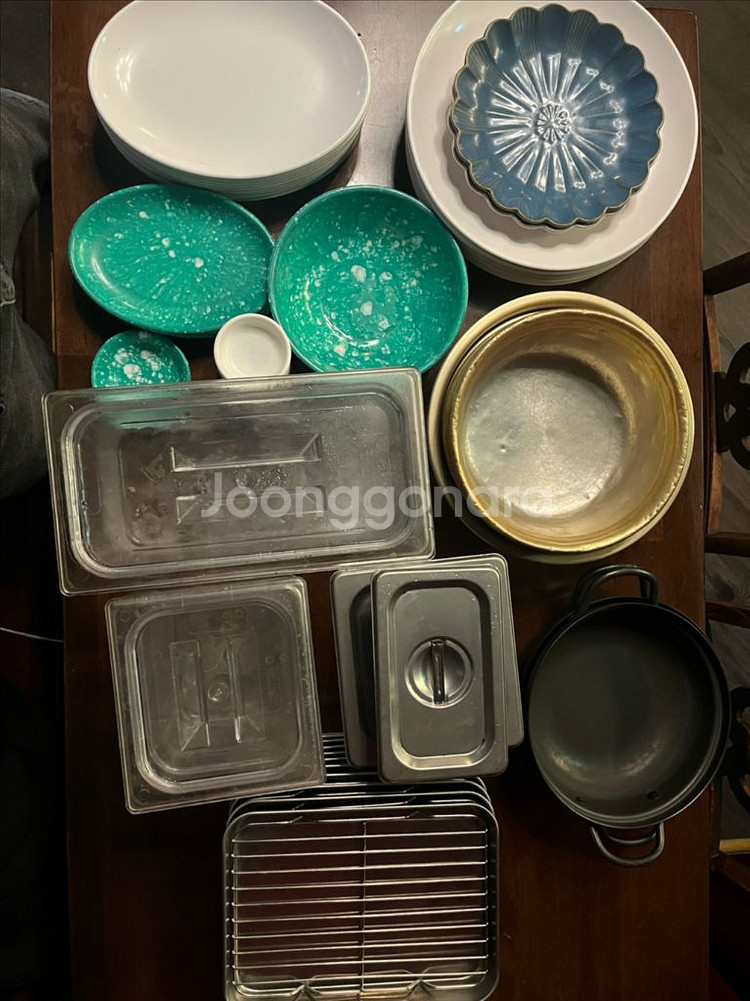 매장정리 그릇 접시 밧드 냄비 등--0