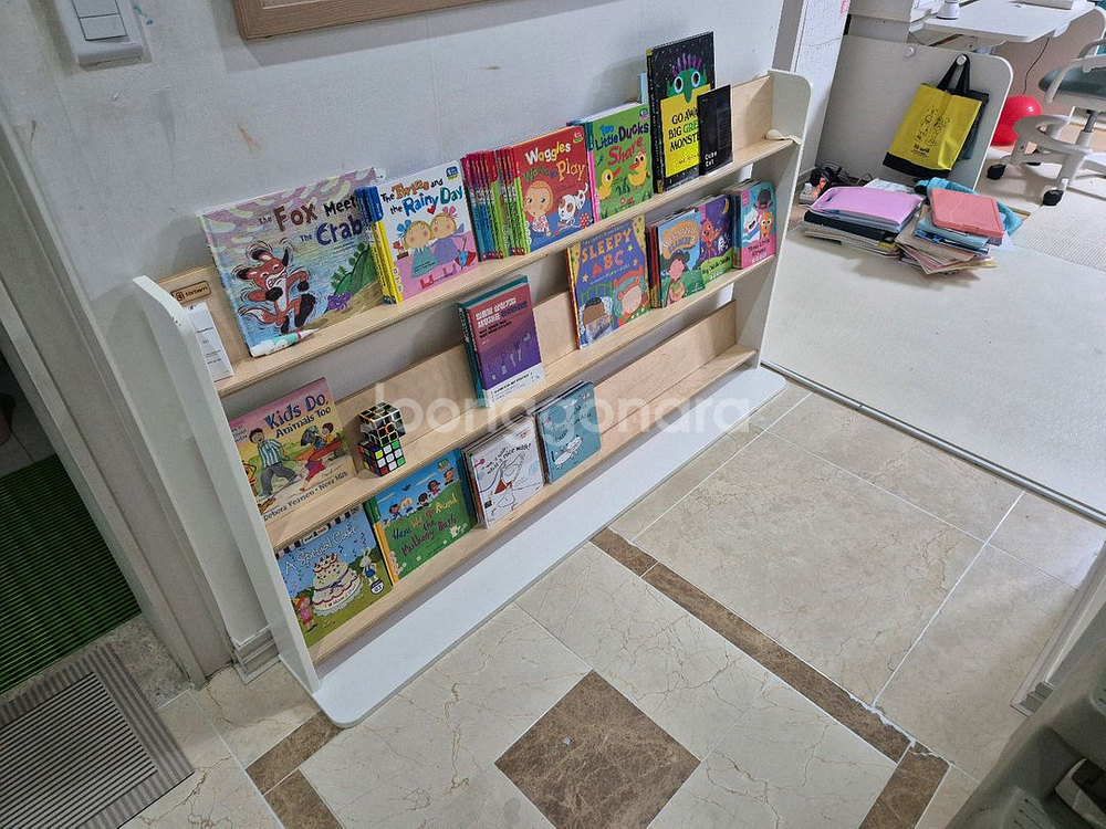 폴반 전면 책장 1600--1