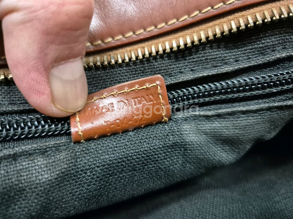 버버리 클래식 클러치백--9