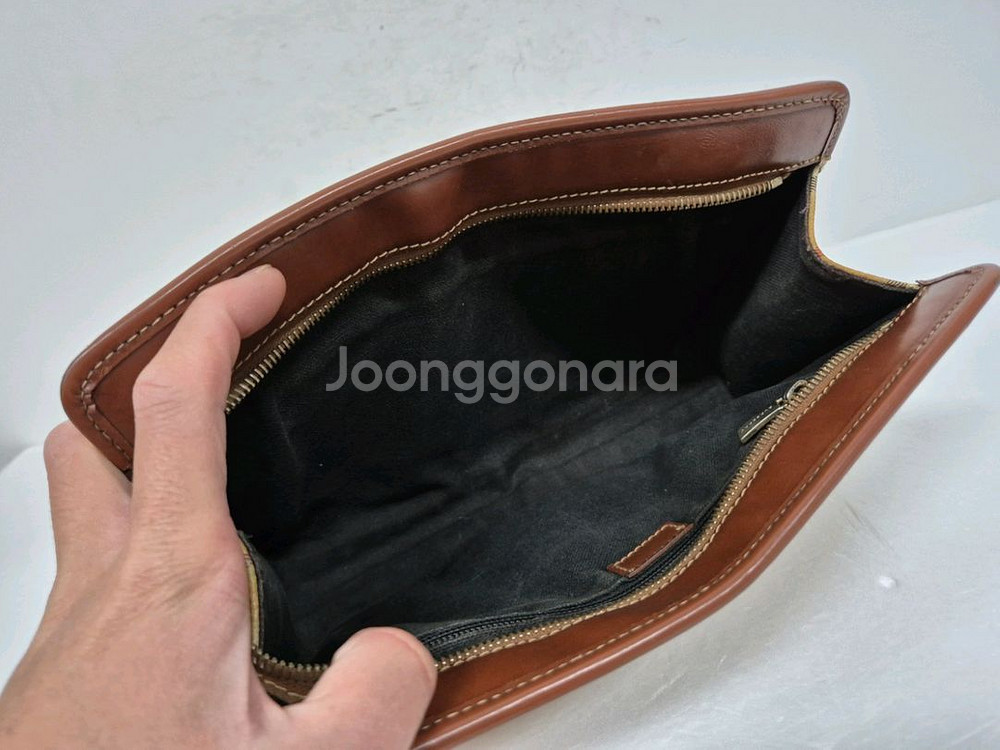 버버리 클래식 클러치백--7