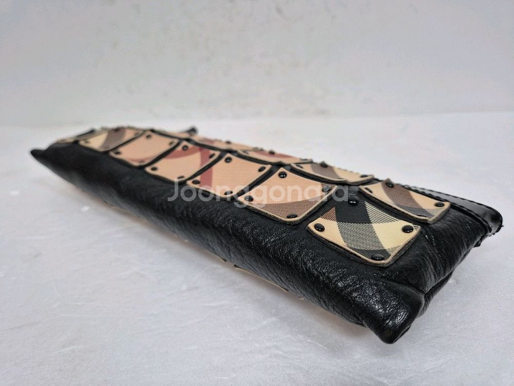 버버리 클러치백--4