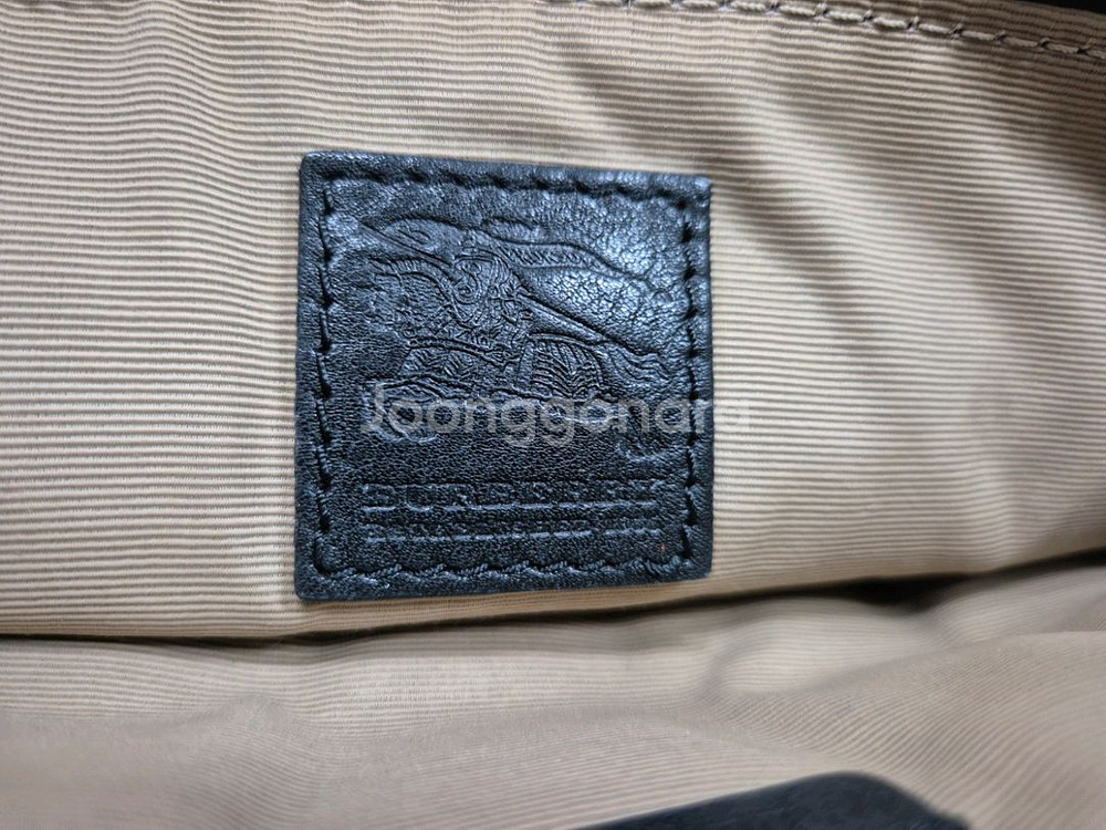 버버리 클러치백--7