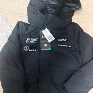 게스 블랙 롱패딩 85사이즈 솜털 ,너구리털 새제품