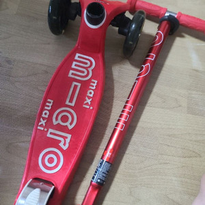 마이크로 맥시 디럭스 led 킥보드 레드