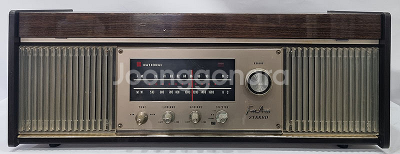 빈티지 진공관 포터블 AM/FM 스테레오 전축--1