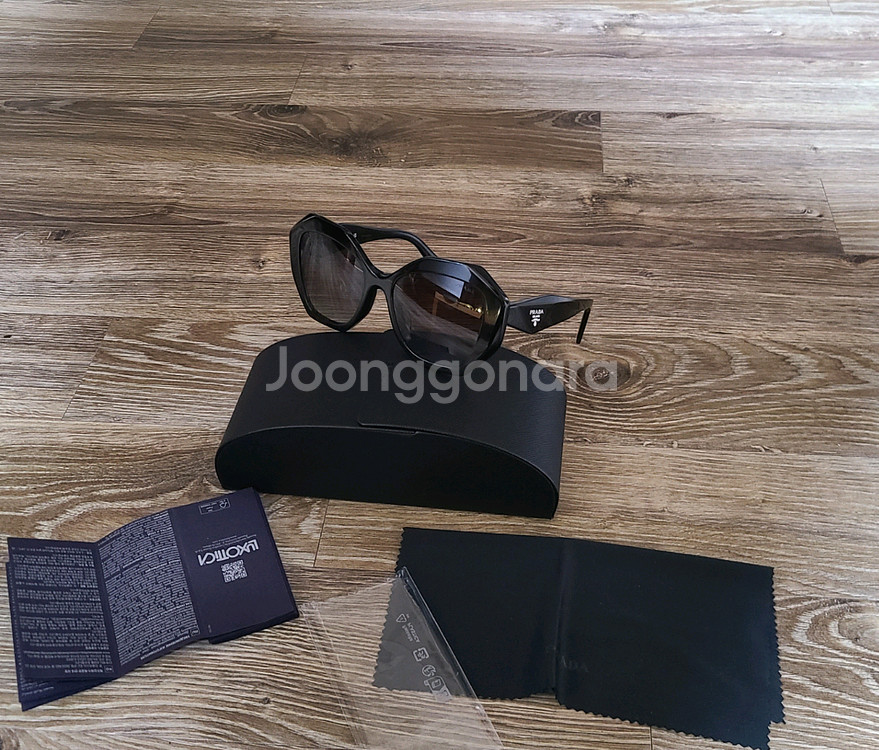 프라다 심볼 선글라스 안경구찌루이비통디올셀린느샤넬가방백팩테수토호보백에르메스생로랑로로피아나--0