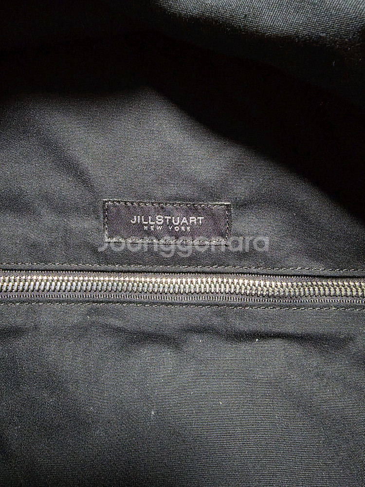 질스튜어트뉴욕 소가죽 나일론 백팩 남여공용사이즈 28 38상태 좋은편입니다.--3