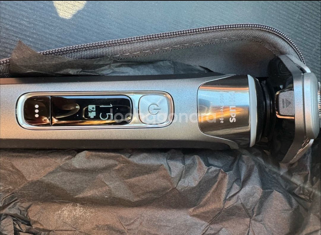 필립스 i9000 프레스티지 전기면도기--3