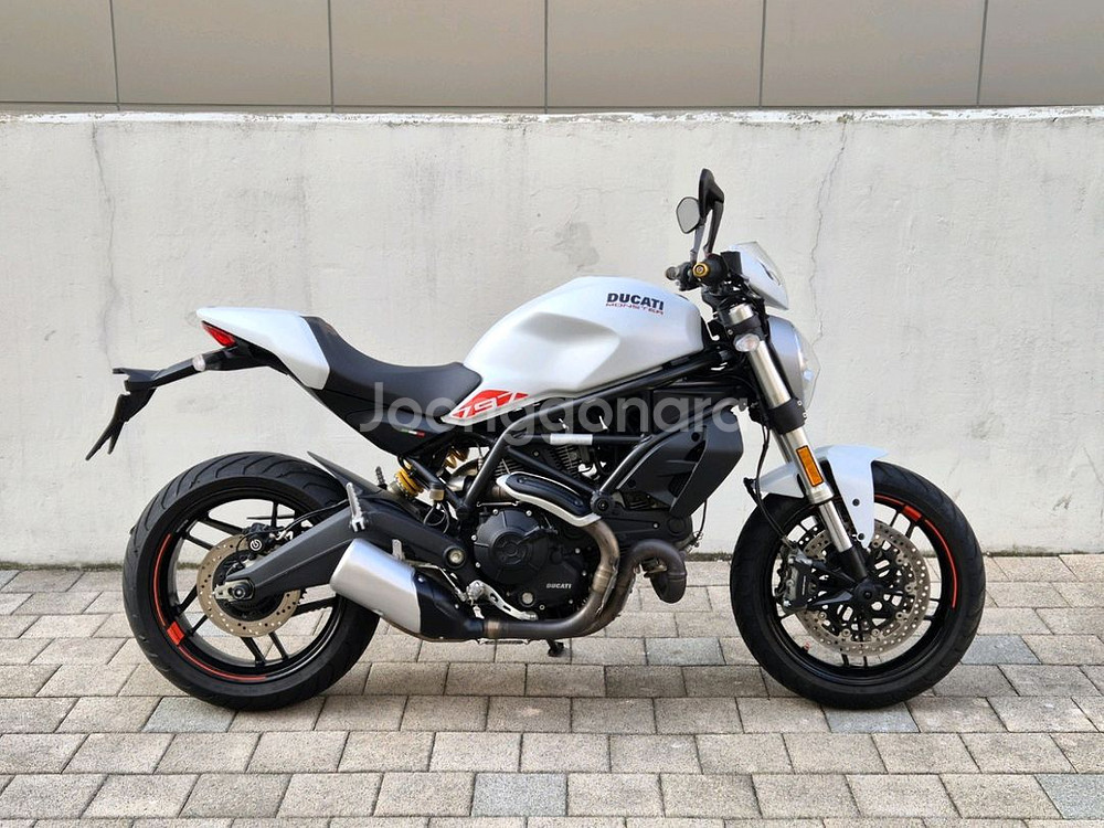 2020 6천키로탄 두카티 몬스터797 판매합니다.--1