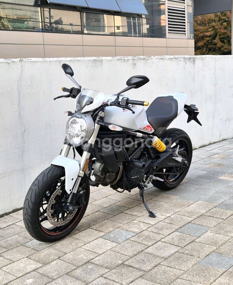 2020 6천키로탄 두카티 몬스터797 판매합니다.--3