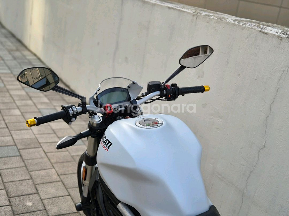 2020 6천키로탄 두카티 몬스터797 판매합니다.--6