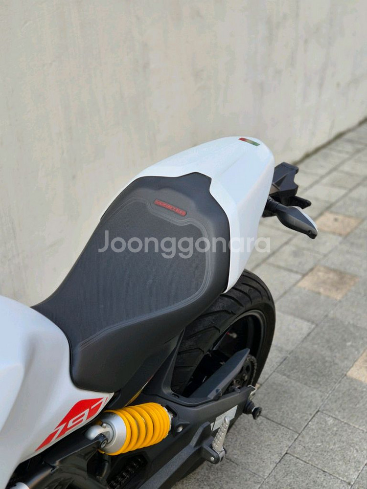 2020 6천키로탄 두카티 몬스터797 판매합니다.--9