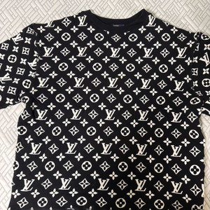 루이비통 맨투맨