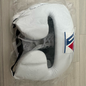 위닝 T자 헤드기어 화이트 M 새상품 판매