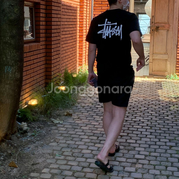 (새상품,창고정리) 스투시 기본 반팔티--3